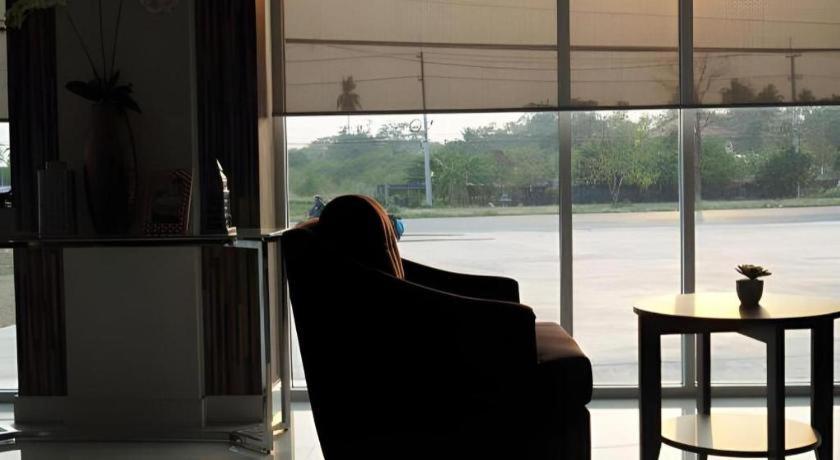Chaisaeng Villa Sing Buri Exterior photo