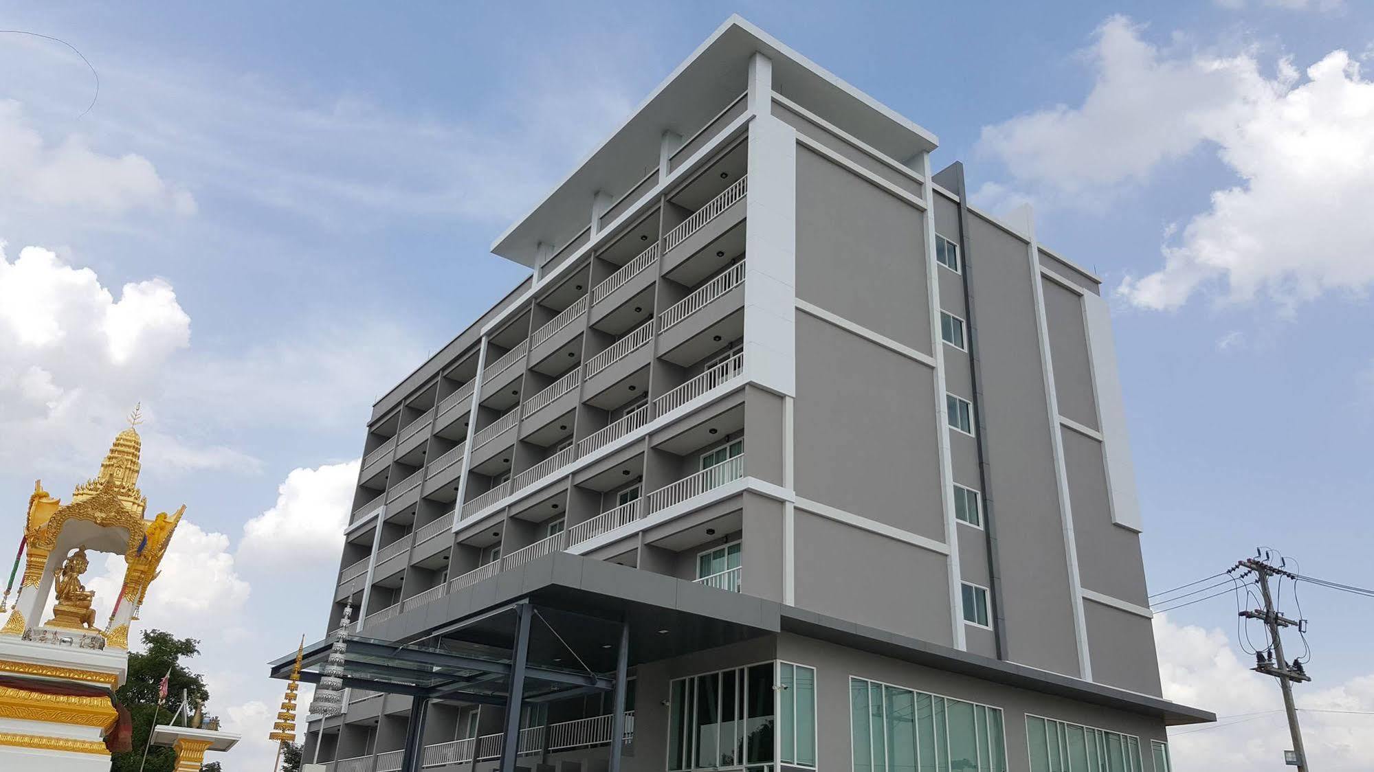 Chaisaeng Villa Sing Buri Exterior photo